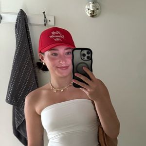 Meet your Posher, Maya